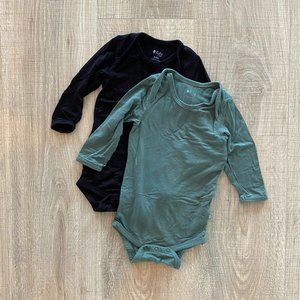 *VGUC* Kyte Baby Long Sleeve Onesies - 3–6 Months - Pine and Black